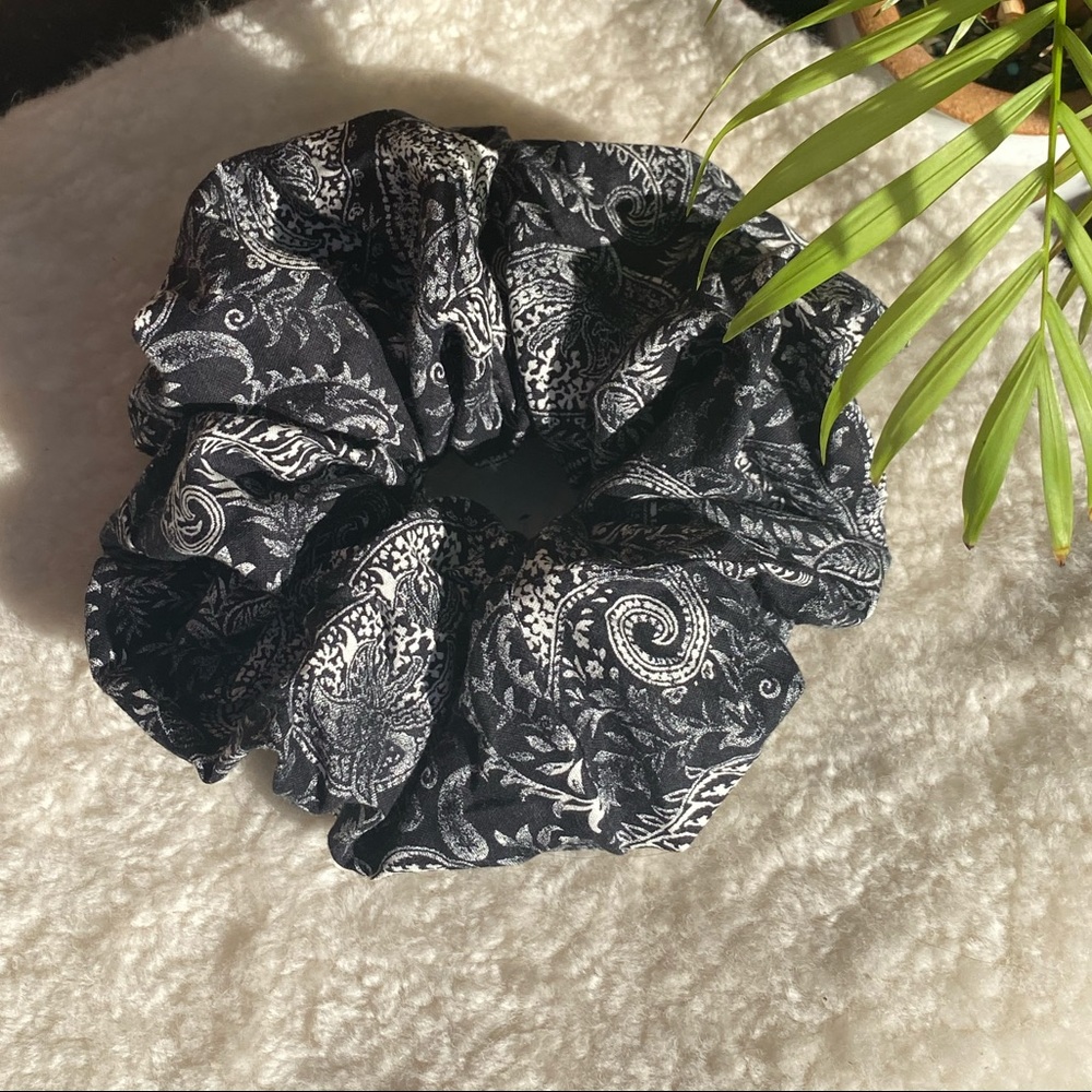 Black Bandana Paisley Super Scrunchie